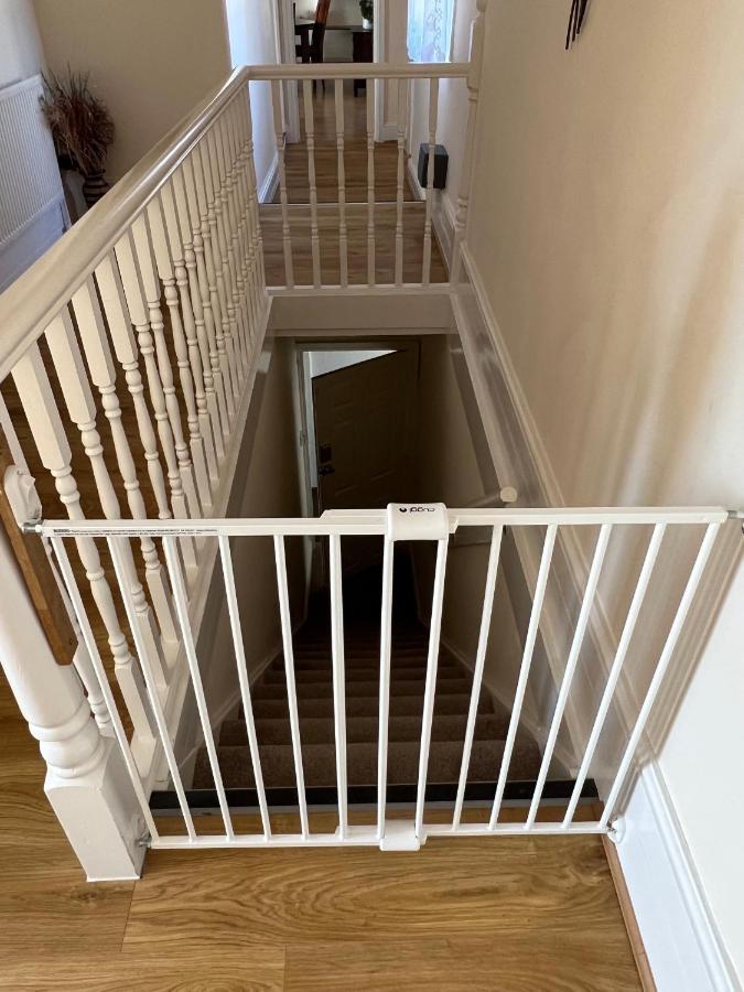 Stay In Yeovil Town Centre, Large 2 Bd Apt With Parking, Sleeps 4 Zewnętrze zdjęcie