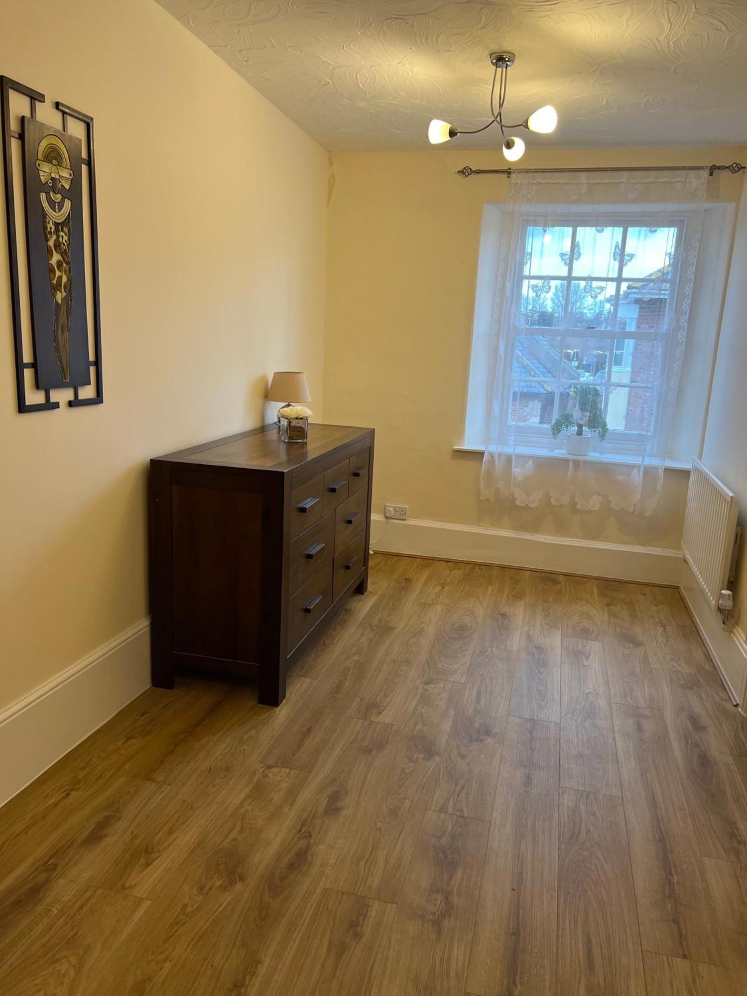 Stay In Yeovil Town Centre, Large 2 Bd Apt With Parking, Sleeps 4 Zewnętrze zdjęcie