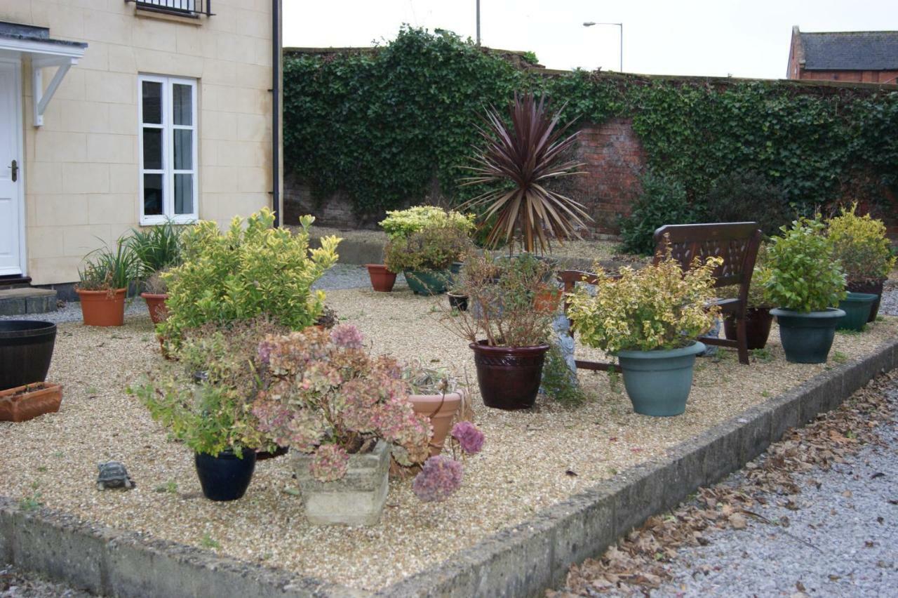 Stay In Yeovil Town Centre, Large 2 Bd Apt With Parking, Sleeps 4 Zewnętrze zdjęcie